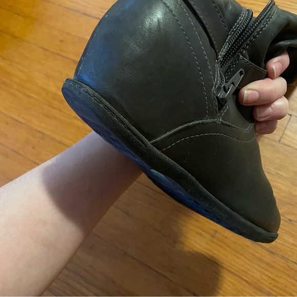 Cougar Waterproof Boots. - Picture 10 of 11